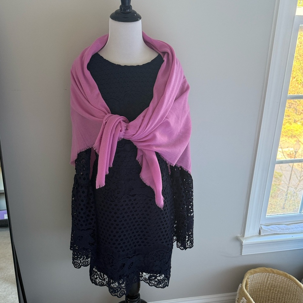 combo!!! Lace dress + j. jill pink shawl